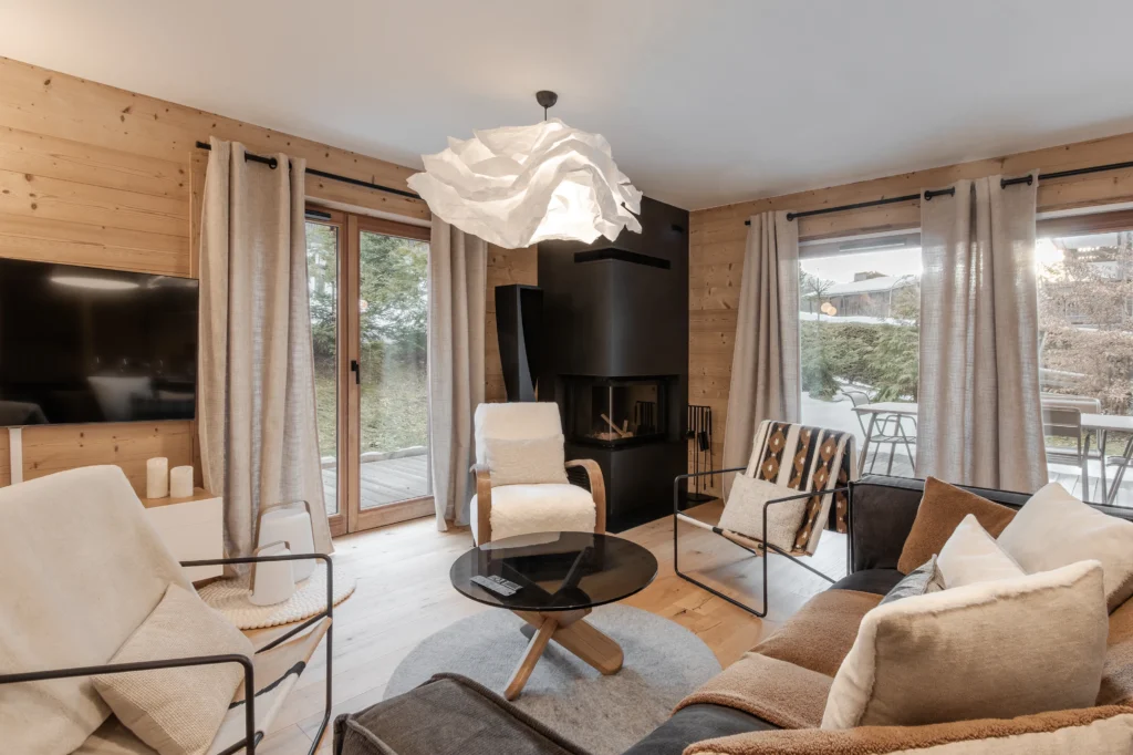 Salon moderne et lumineux