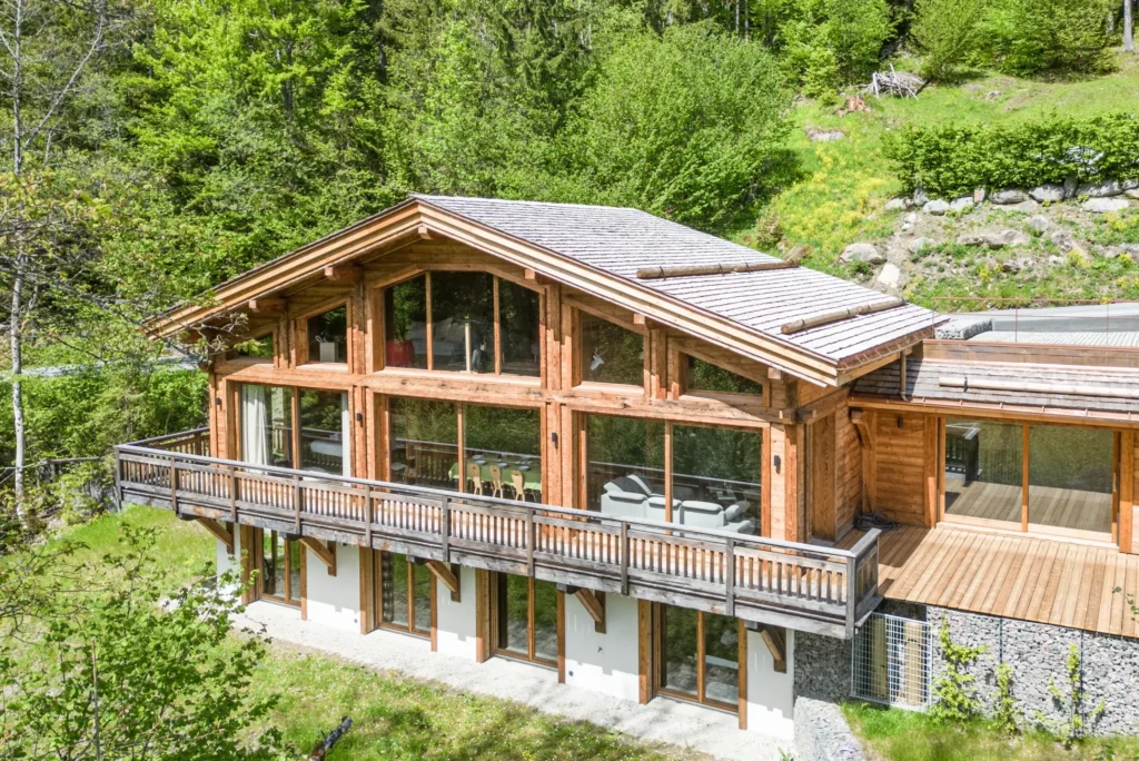 Chalet 1000, chalet géré par Care Concierge aux Houches, vue panoramique sur la vallée