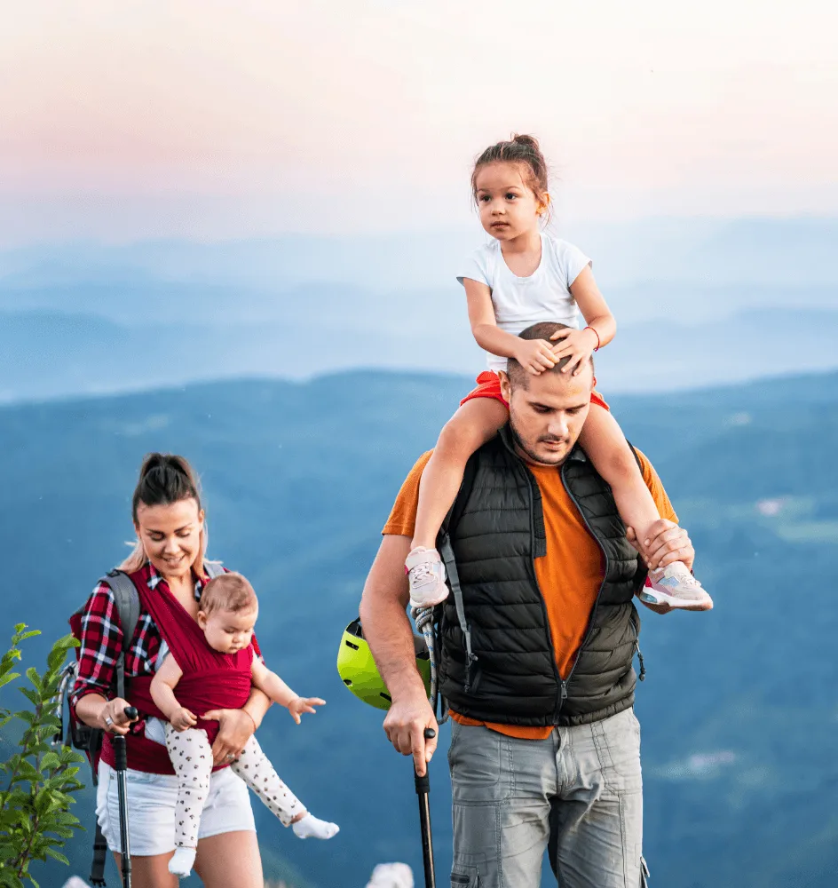 Famille en randonnée